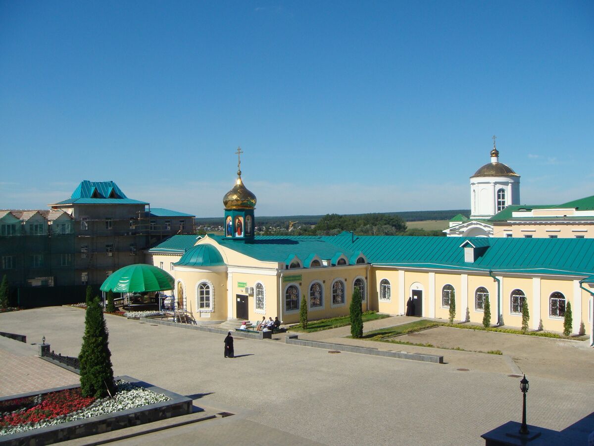 Задонский Рождество-Богородицкий мужской монастырь. Церковь Тихона Задонского, Задонск (Задонский район, Липецкая область). фасады