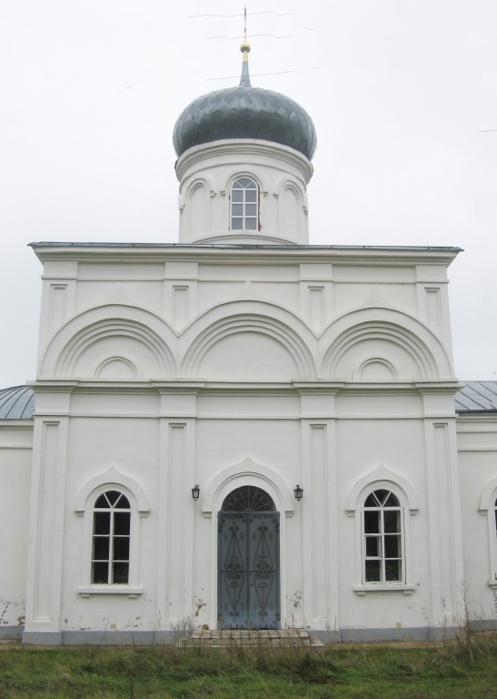 Бутырки. Церковь Михаила Архангела. фасады, Северный фасад главного объема храма с вратами