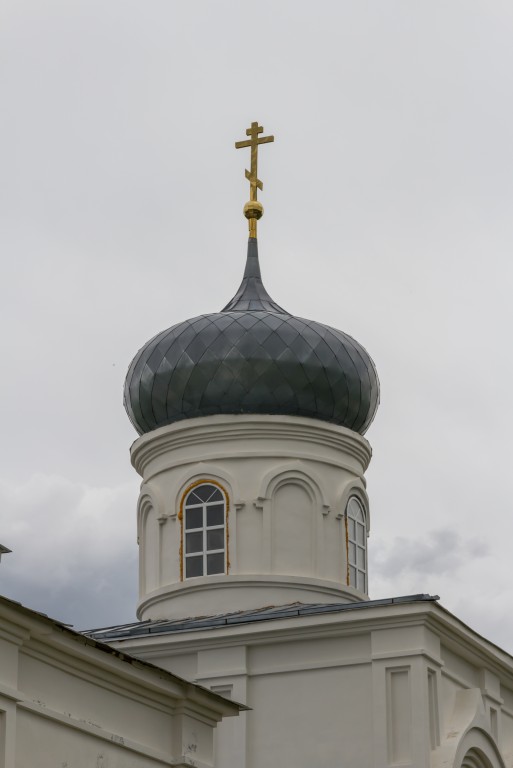 Церковь Михаила Архангела, Бутырки (Задонский район, Липецкая область). архитектурные детали, Завершение основного объема