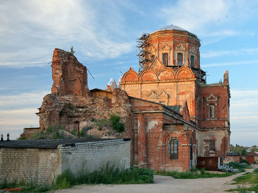 Елец. Церковь Покрова Пресвятой Богородицы. фасады