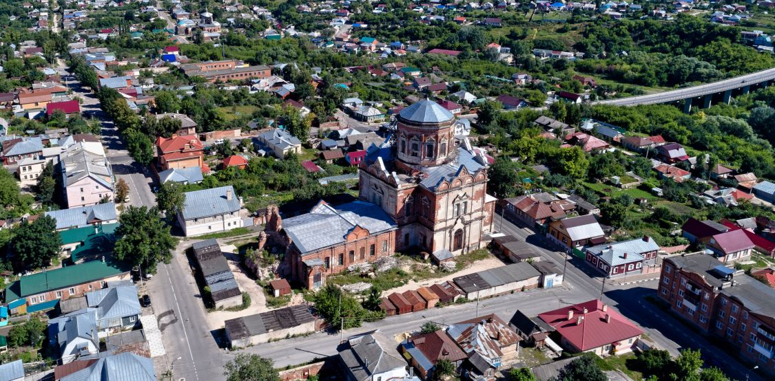 Елец. Церковь Покрова Пресвятой Богородицы. общий вид в ландшафте