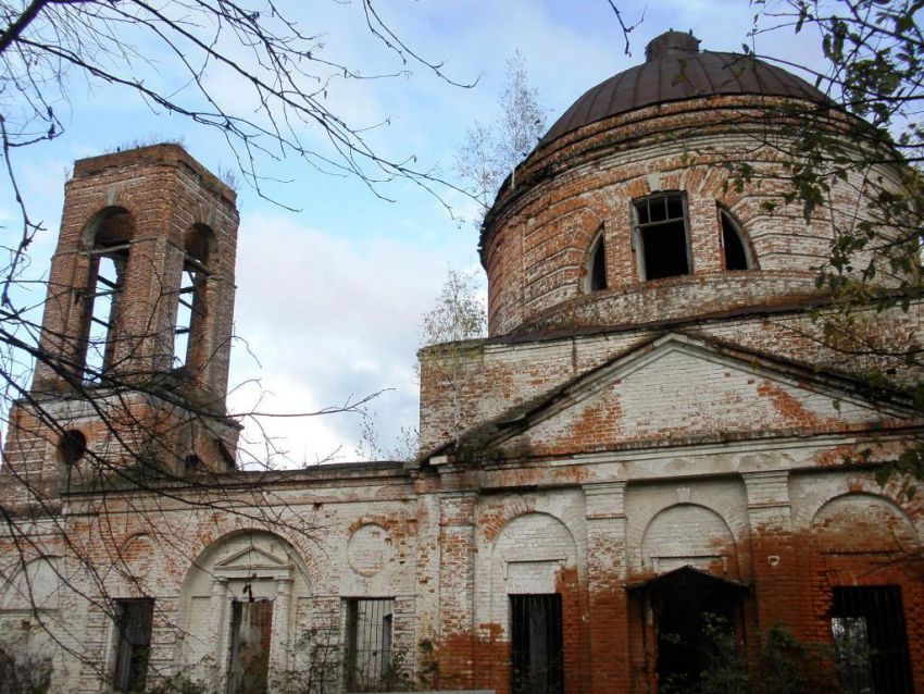 Церковь Феодоровской иконы Божией Матери, Лукьяново (Малоярославецкий район, Калужская область). документальные фотографии, Вид с юга