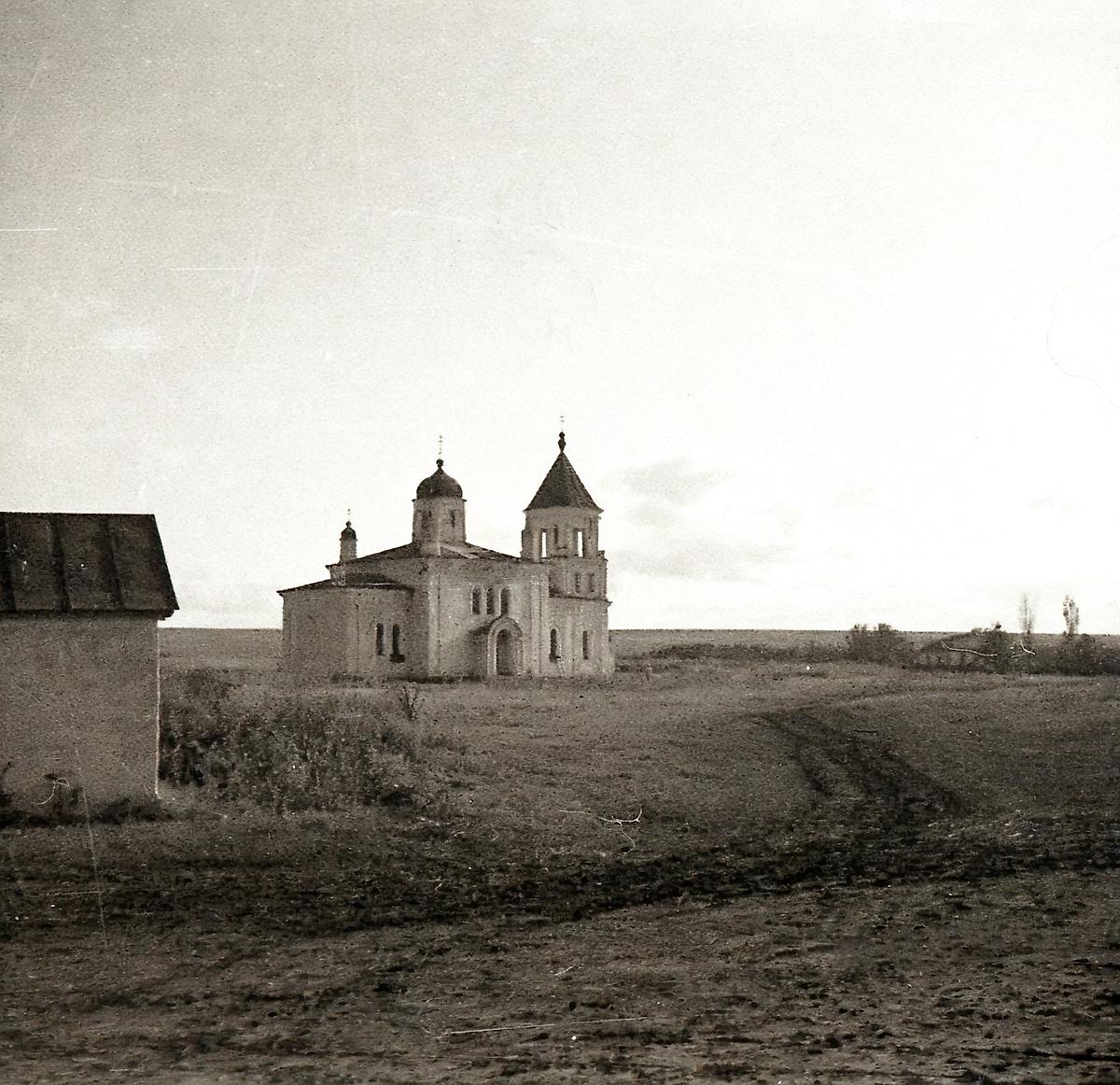 Фото 1942 г. с аукциона e-bay.de, архивная фотография. Церковь иконы Божией Матери "Всех скорбящих Радость", Тихая Журавка (Чертковский район, Ростовская область)