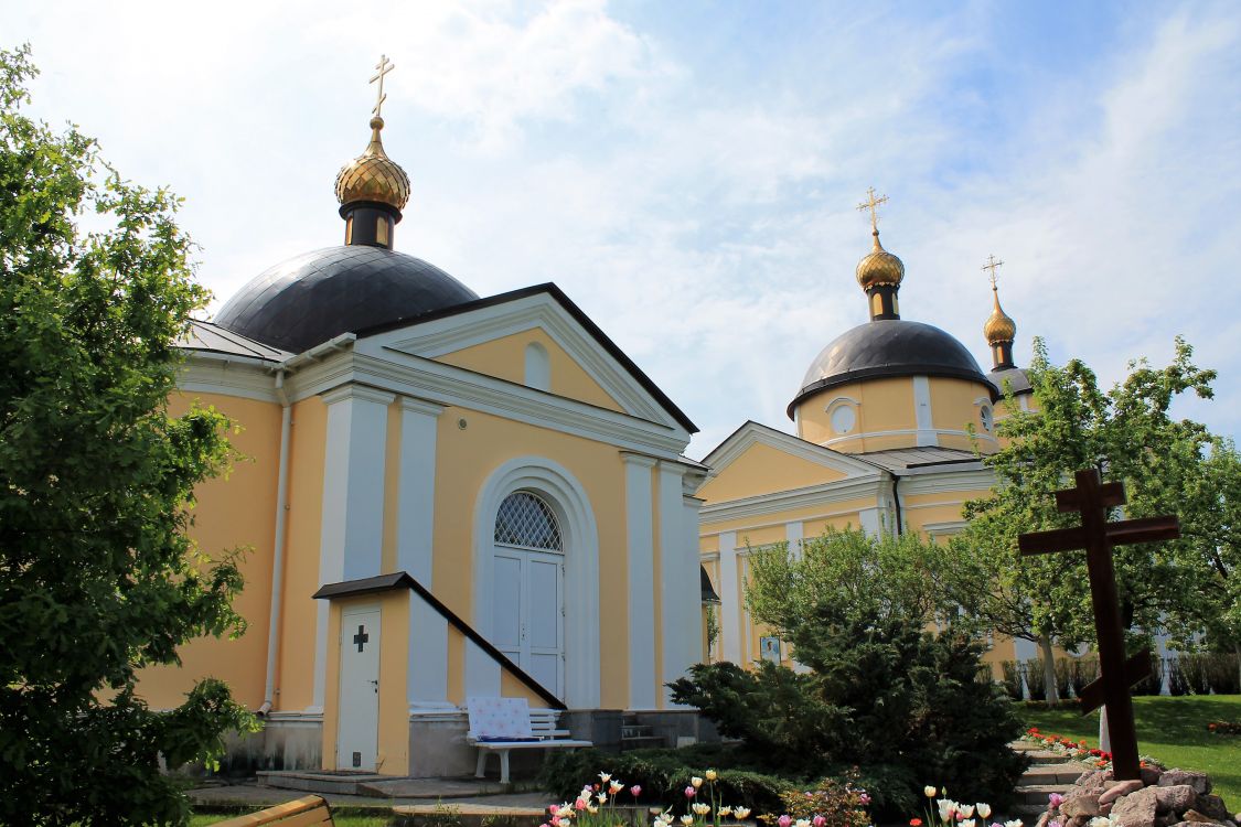Церковь Николая, царя-мученика, Знаменское (Денисьево) (Одинцовский городской округ и ЗАТО Власиха, Краснознаменск, Московская область). фасады