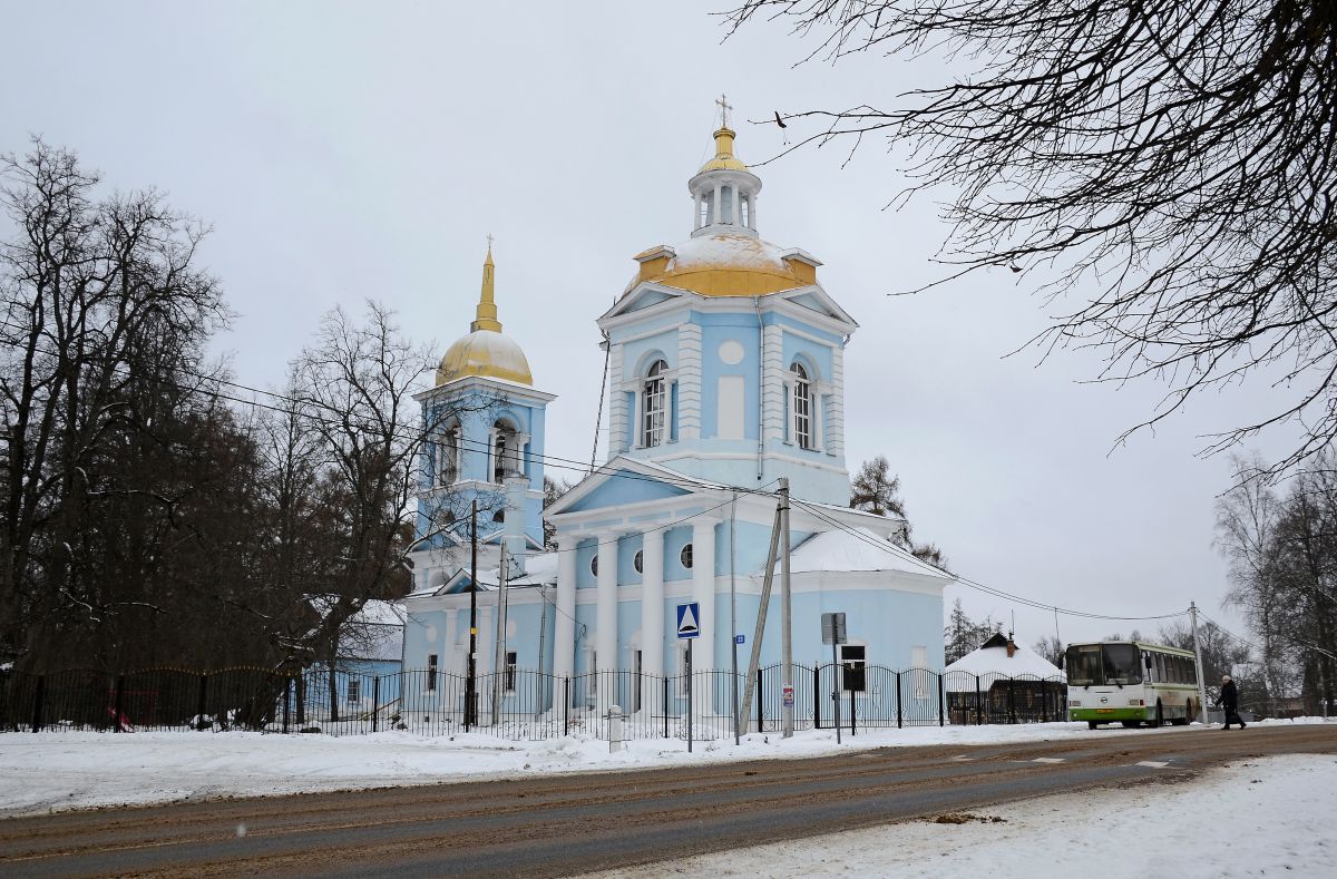 Церковь Рождества Пресвятой Богородицы, Поречье (Можайский городской округ, Московская область). общий вид в ландшафте