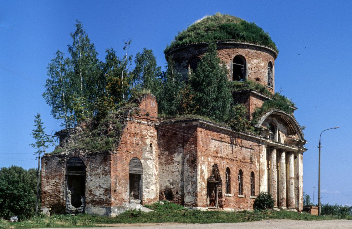 Церковь Троицы Живоначальной, Болычево (Волоколамский городской округ, Московская область). фасады