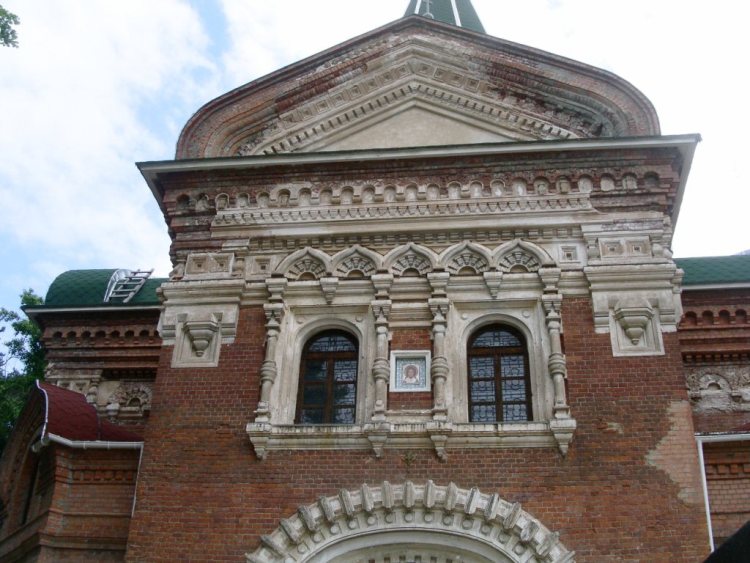 Церковь Спаса Нерукотворного Образа, Серпухов (Серпуховский городской округ и гг. Протвино, Пущино, Московская область). архитектурные детали, фрагмент западного фасада