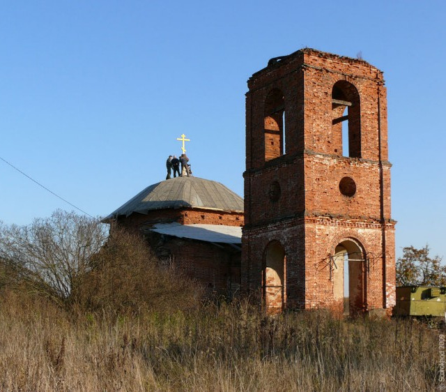 Церковь Михаила Архангела, Шатово (Серпуховский городской округ и гг. Протвино, Пущино, Московская область). фасады, Установка временного креста