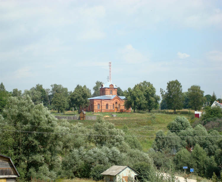 Церковь Воскресения Христова (новая), Кременское (Медынский район, Калужская область). общий вид в ландшафте