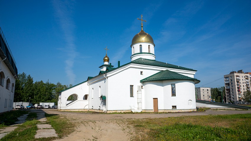 Собор Троицы Живоначальной (новый), Колпино (Санкт-Петербург, Колпинский район, г. Санкт-Петербург). фасады, Вид с юго-восточной стороны.