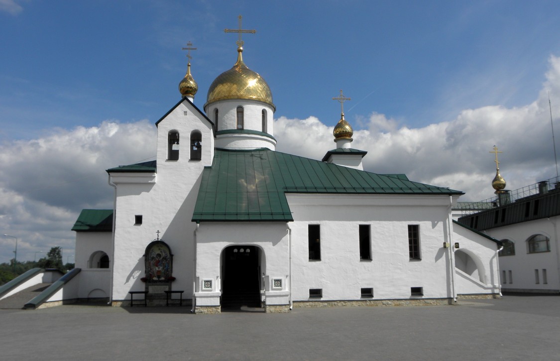 Собор Троицы Живоначальной (новый), Колпино (Санкт-Петербург, Колпинский район, г. Санкт-Петербург). фасады