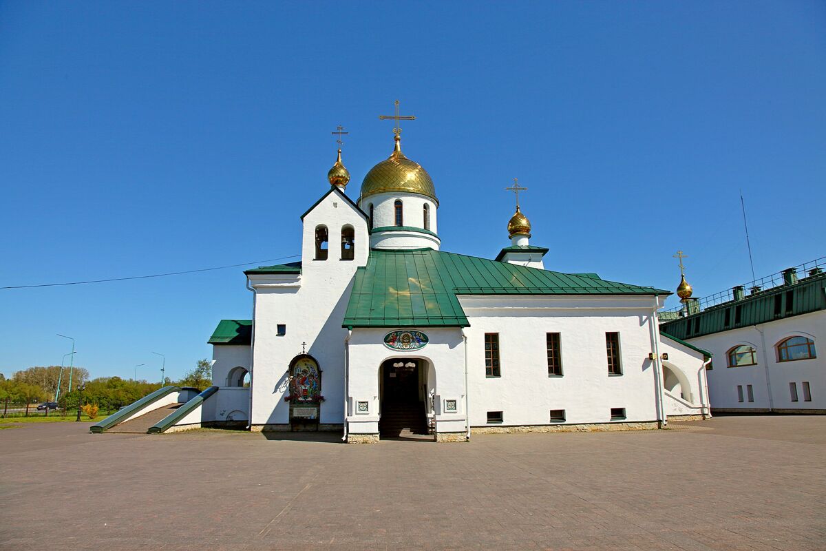 Собор Троицы Живоначальной (новый), Колпино (Санкт-Петербург, Колпинский район, г. Санкт-Петербург). фасады