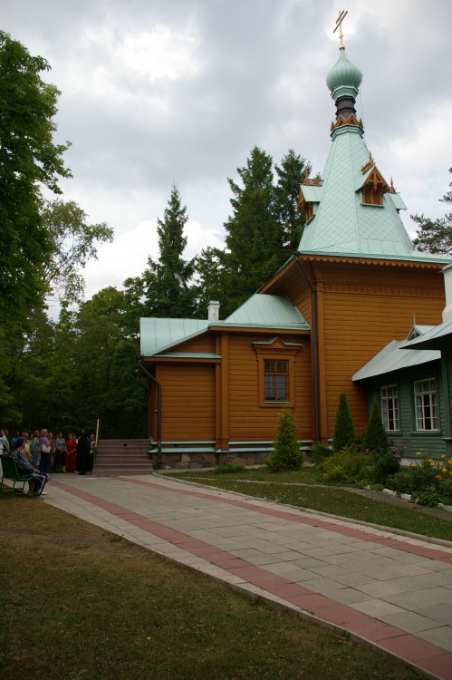 Куремяэ. Успенский Пюхтицкий женский монастырь. Церковь Сергия Радонежского на Горке. фасады