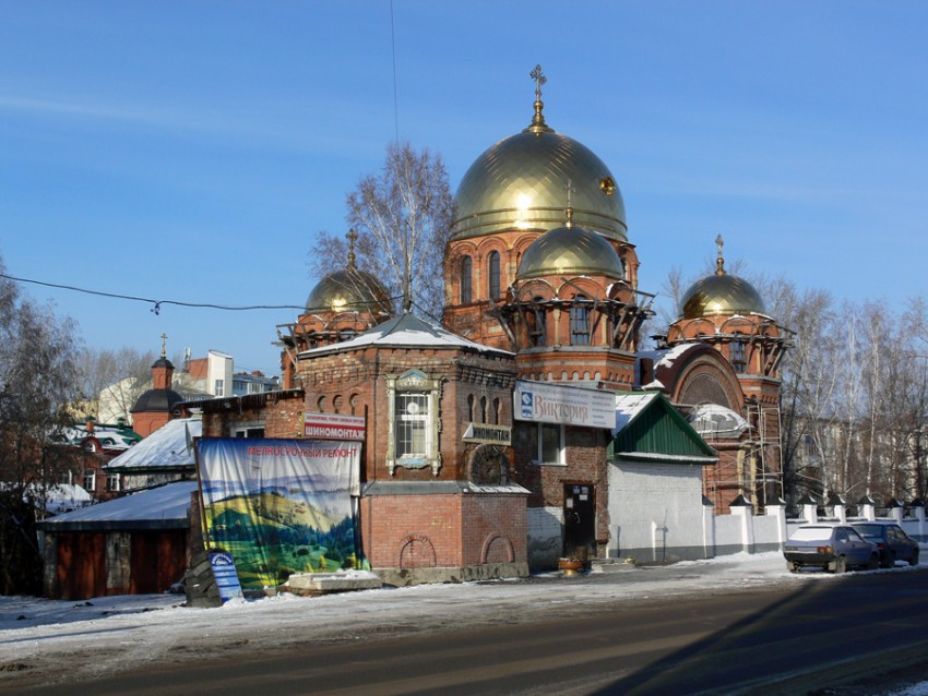 Томск. Собор Петра и Павла. документальные фотографии, Вид с юго-востока, с улицы Тверской