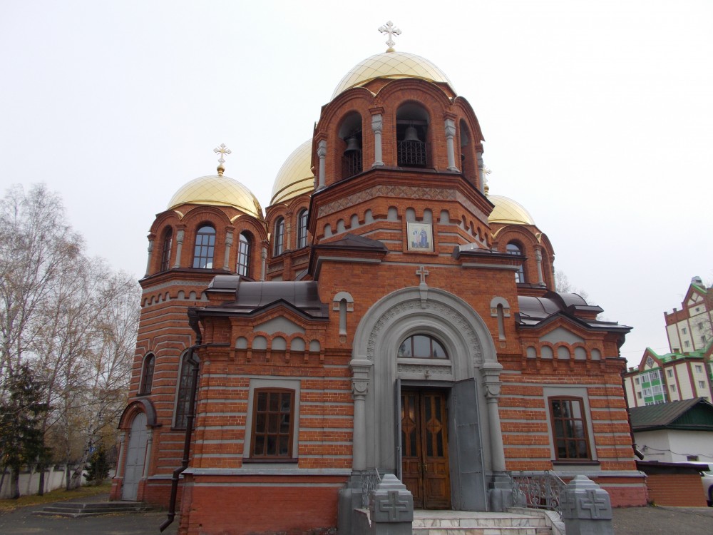 Томск. Собор Петра и Павла. фасады