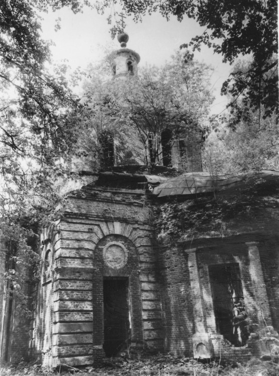 Церковь Печерской иконы Божией Матери, Прудки (Медынский район, Калужская область). архитектурные детали