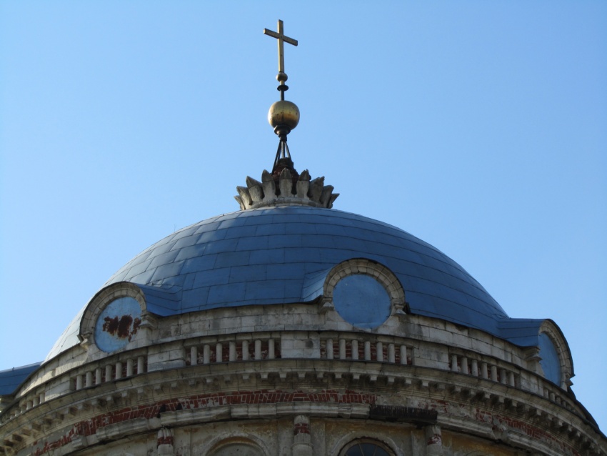 Шкинь. Церковь Сошествия Святого Духа. архитектурные детали, завершение основного объема, вид с юго-востока