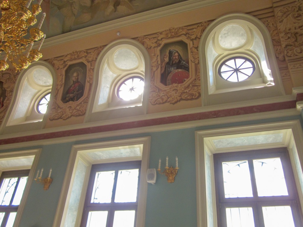 Церковь Сошествия Святого Духа, Шкинь (Коломенский городской округ, Московская область). интерьер и убранство, Южная стена трапезной