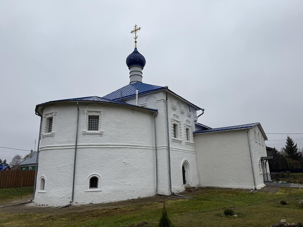 Вид с северо-востока, фасады. Петровский монастырь. Церковь Похвалы Божией Матери, Ростов Великий (Ростовский район, Ярославская область)