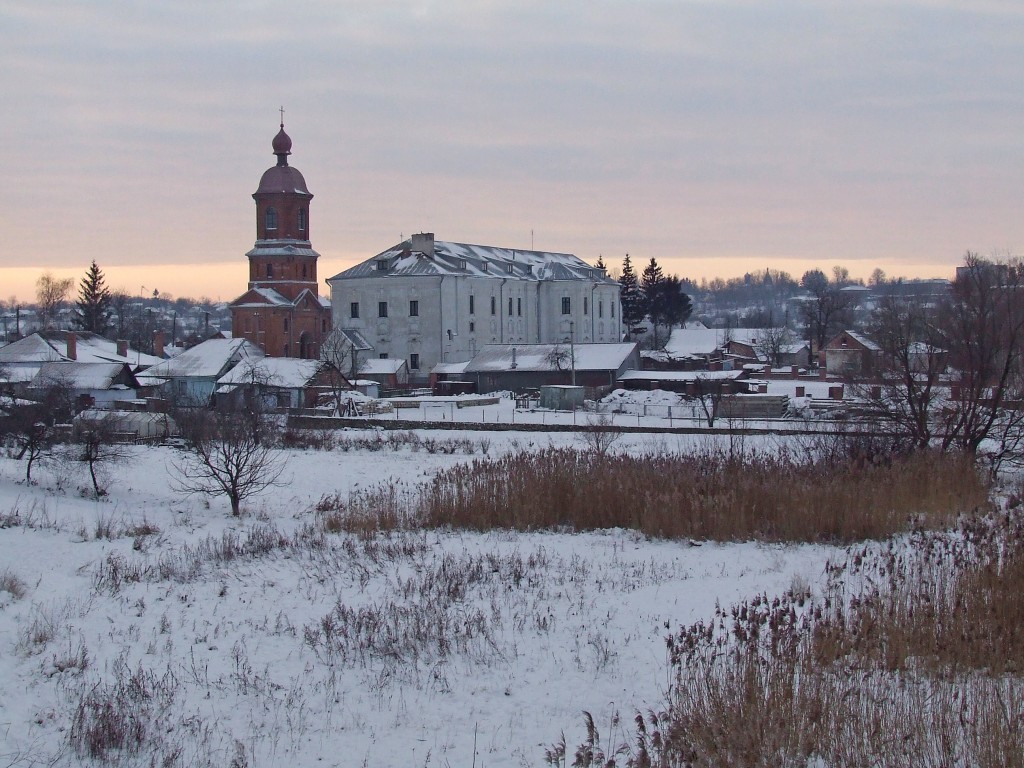 Бар. Покровский монастырь. общий вид в ландшафте