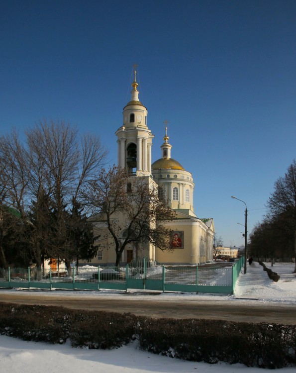 Орёл. Собор Михаила Архангела. общий вид в ландшафте