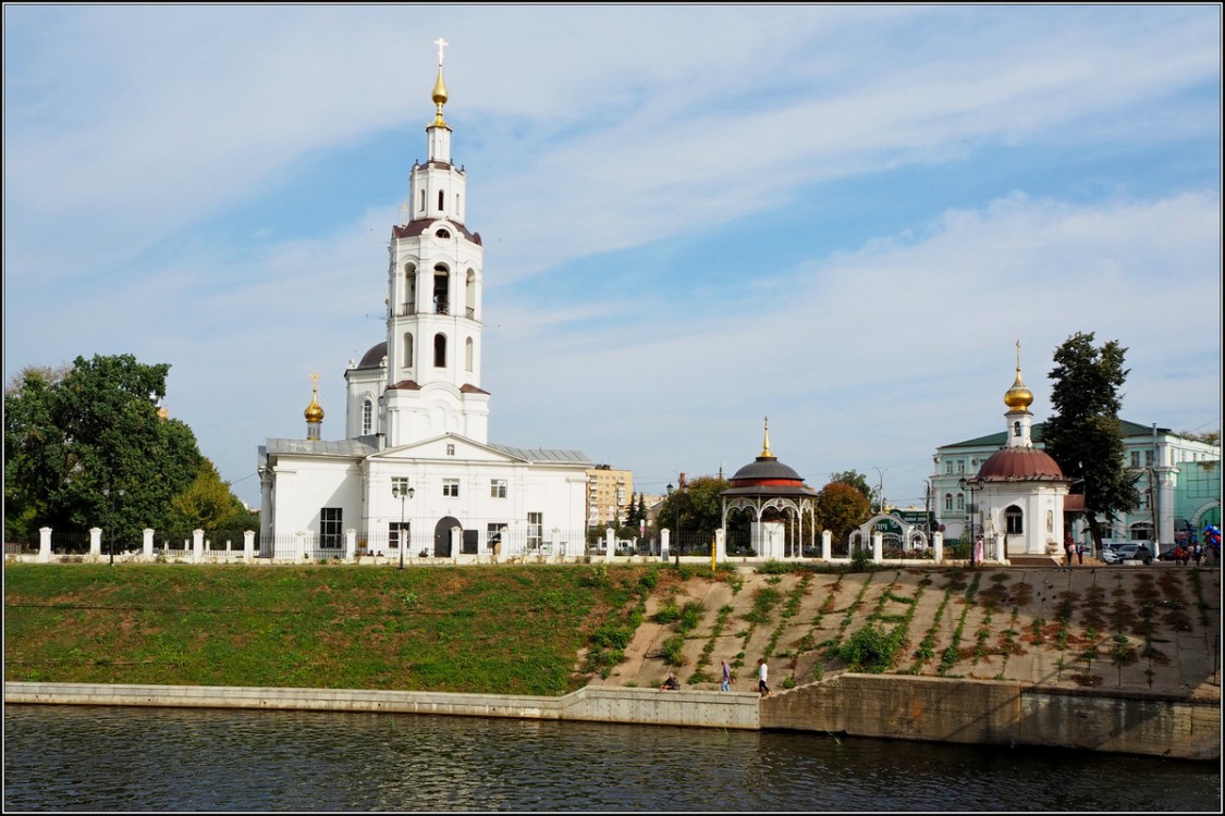 Орёл. Собор Богоявления Господня. общий вид в ландшафте