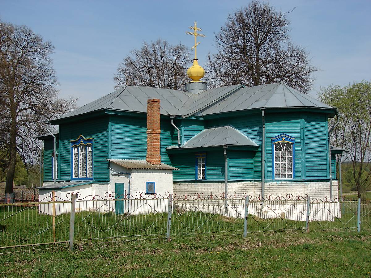 Вид с юго-востока, фасады. Церковь Троицы Живоначальной в Горчаках, Медвёдово (Клинцовский район, Брянская область)