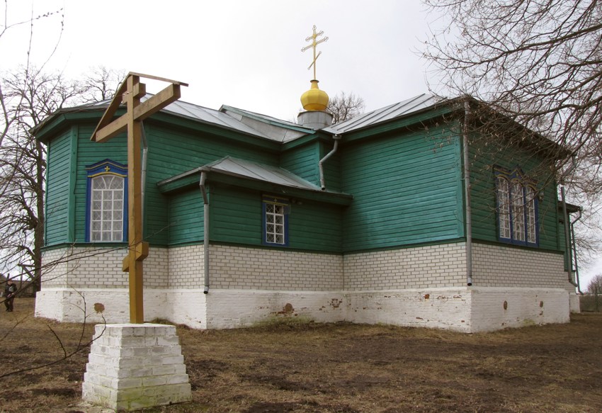 Медвёдово. Церковь Троицы Живоначальной в Горчаках. фасады, Северный фасад. Пятигранная апсида с небольшим пониженным прирубом жертвенника.