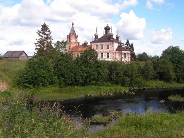 Церковь Георгия Победоносца, Наволочный (Река) (Каргопольский район, Архангельская область). фасады, Фото Людмилы Васильковой