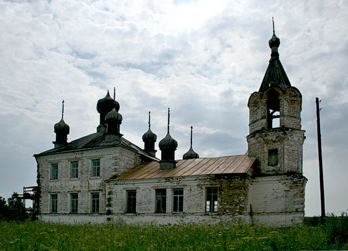 Наволочный (Река). Церковь Георгия Победоносца. фасады