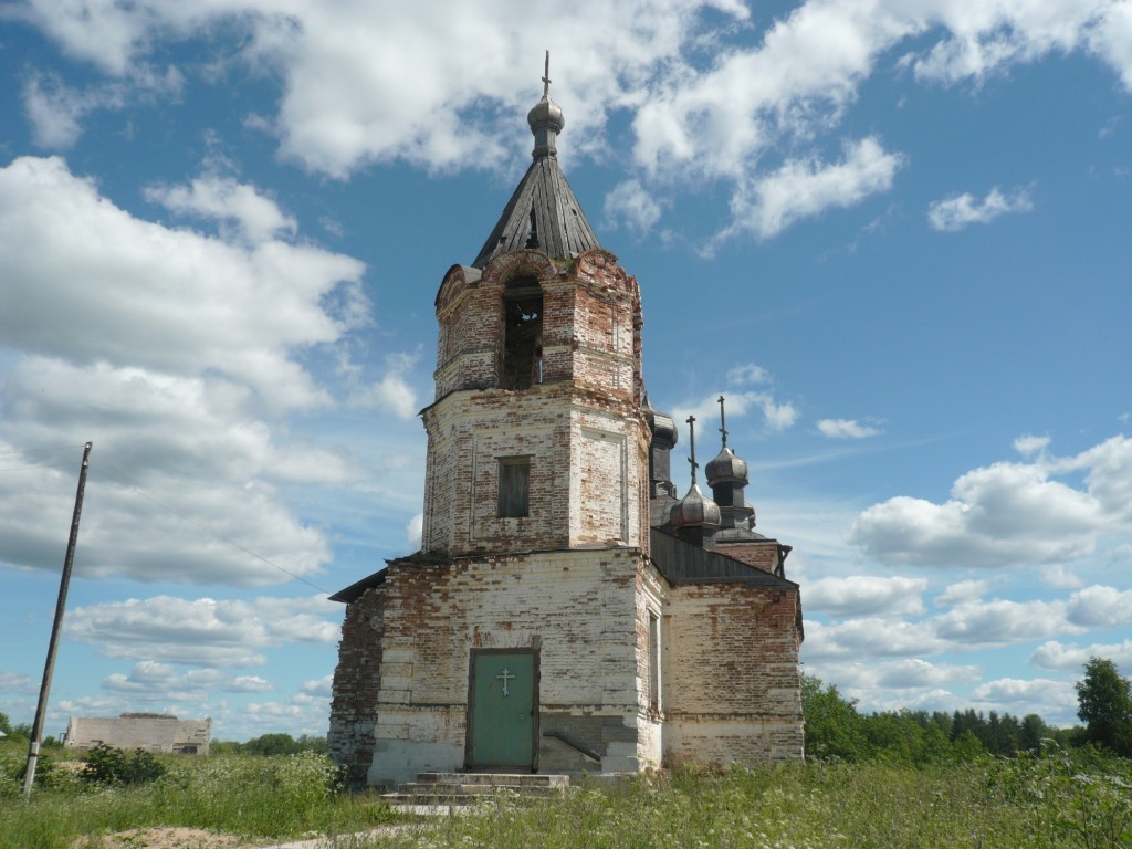 Наволочный (Река). Церковь Георгия Победоносца. фасады