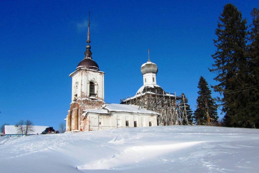 Морщихинская (Лёкшмозеро). Церковь Петра и Павла. общий вид в ландшафте, вид с юго-запада