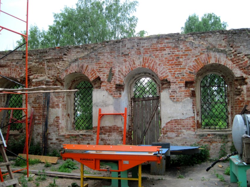 Церковь Владимирской иконы Божией Матери, Волконское (Козельский район, Калужская область). архитектурные детали