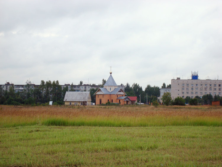 Церковь Иоанна Кронштадтского, Балабаново (Боровский район, Калужская область). общий вид в ландшафте