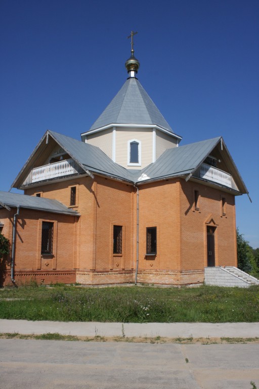 Балабаново. Церковь Иоанна Кронштадтского. фасады