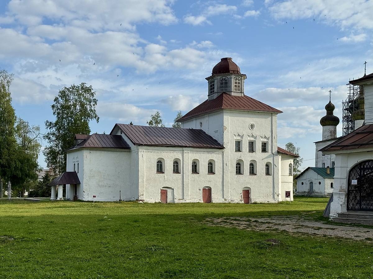 Вид с юга, фасады. Церковь Введения во храм Пресвятой Богородицы, Каргополь (Каргопольский район, Архангельская область)