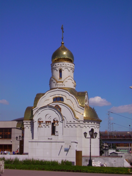 Церковь Смоленской иконы Божией Матери при железнодорожном вокзале, Челябинск (Челябинск, город, Челябинская область). общий вид в ландшафте