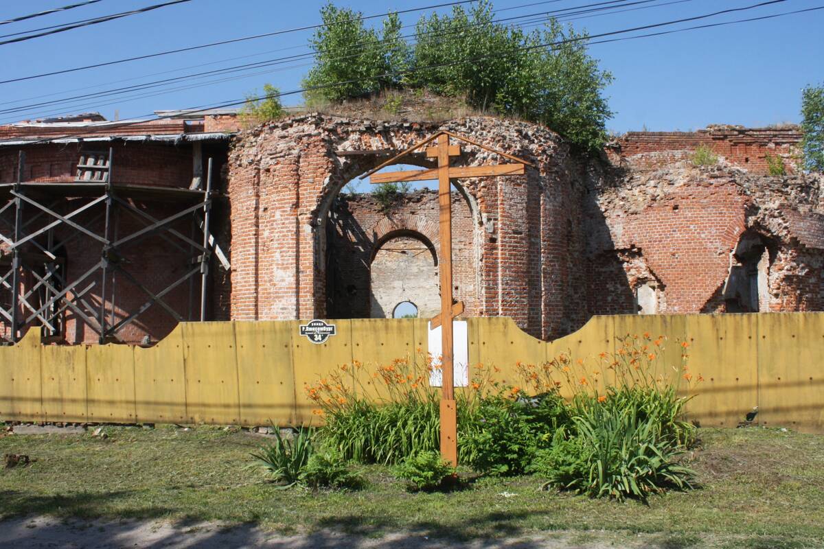 Церковь Троицы Живоначальной, Карачев (Карачевский район, Брянская область). фасады