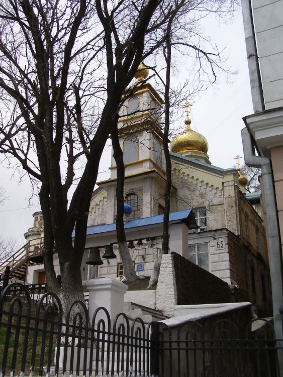 Владивосток. Церковь Успения Пресвятой Богородицы. фасады