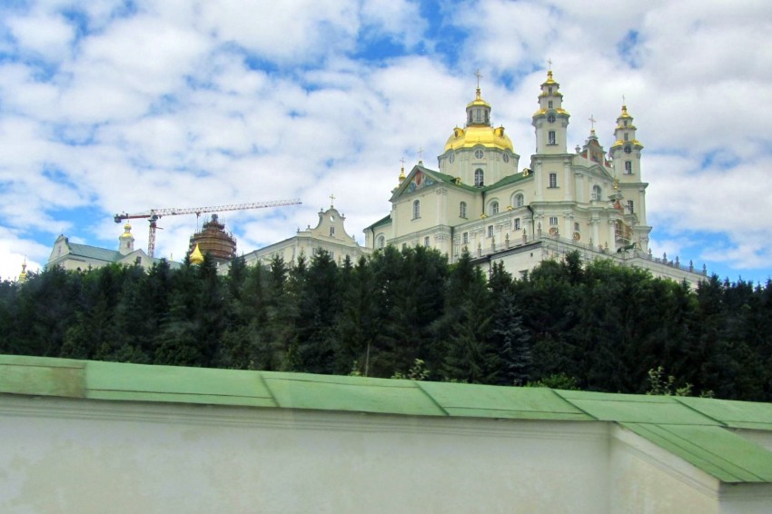Успенская Почаевская Лавра, Почаев (Кременецкий район, Украина, Тернопольская область). фасады, общий вид с юго-запада
