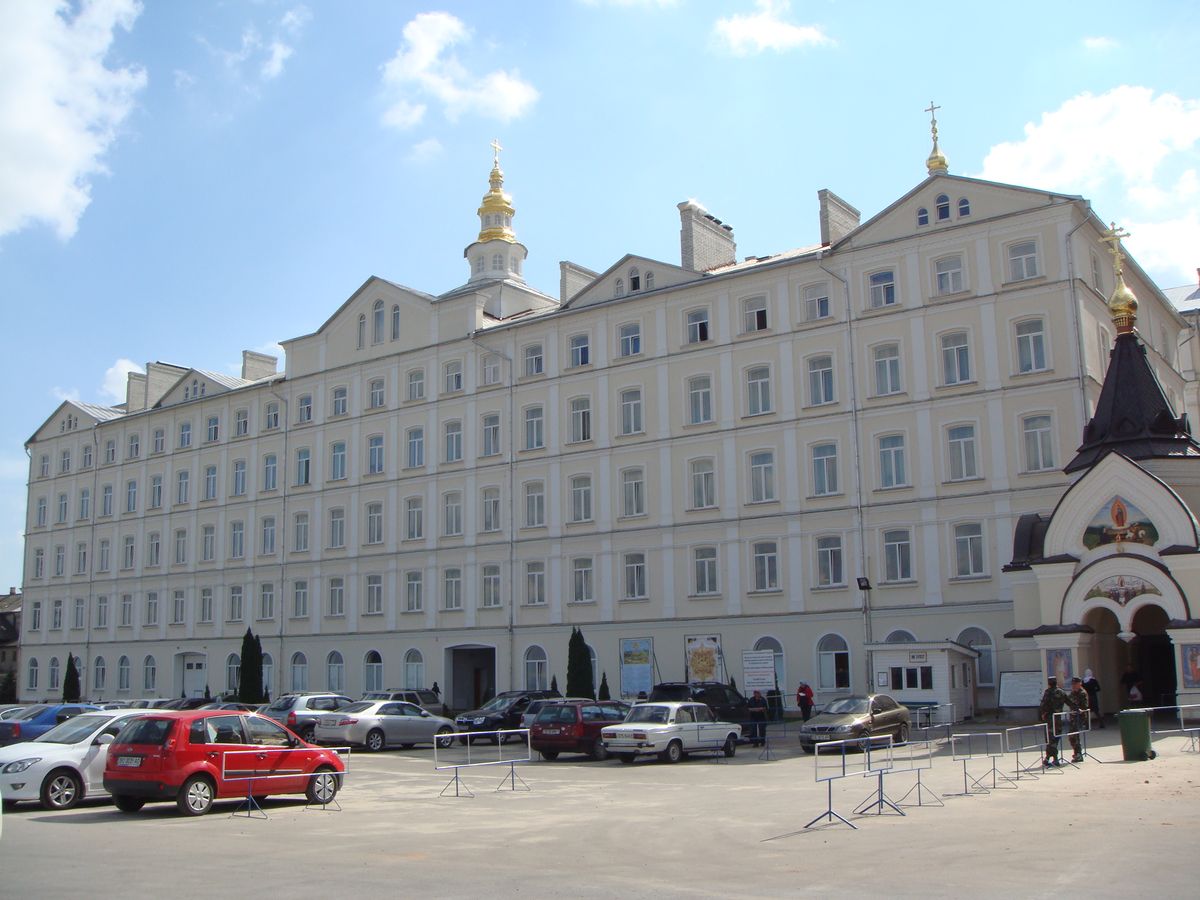 Успенская Почаевская Лавра, Почаев (Кременецкий район, Украина, Тернопольская область). дополнительная информация, Гостиница для паломников