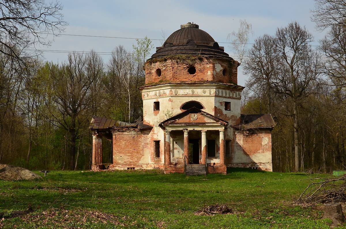 Южный фасад, фасады. Церковь Покрова Пресвятой Богородицы, Новая Романовка (Мглинский район, Брянская область)