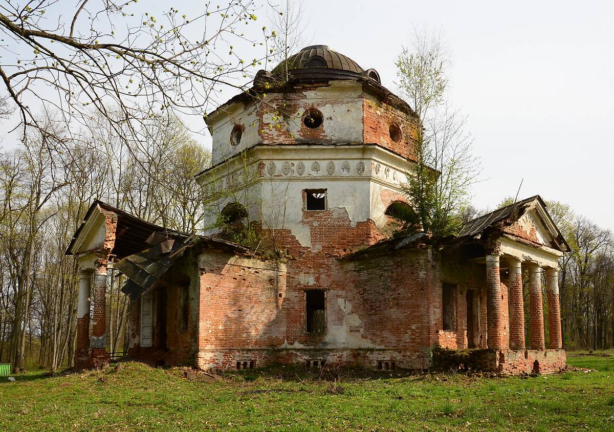 Вид с северо-запада, фасады. Церковь Покрова Пресвятой Богородицы, Новая Романовка (Мглинский район, Брянская область)