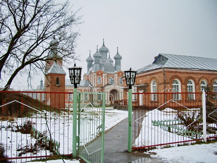 Церковь Благовещения Пресвятой Богородицы, Унеча (Унечский район, Брянская область). общий вид в ландшафте