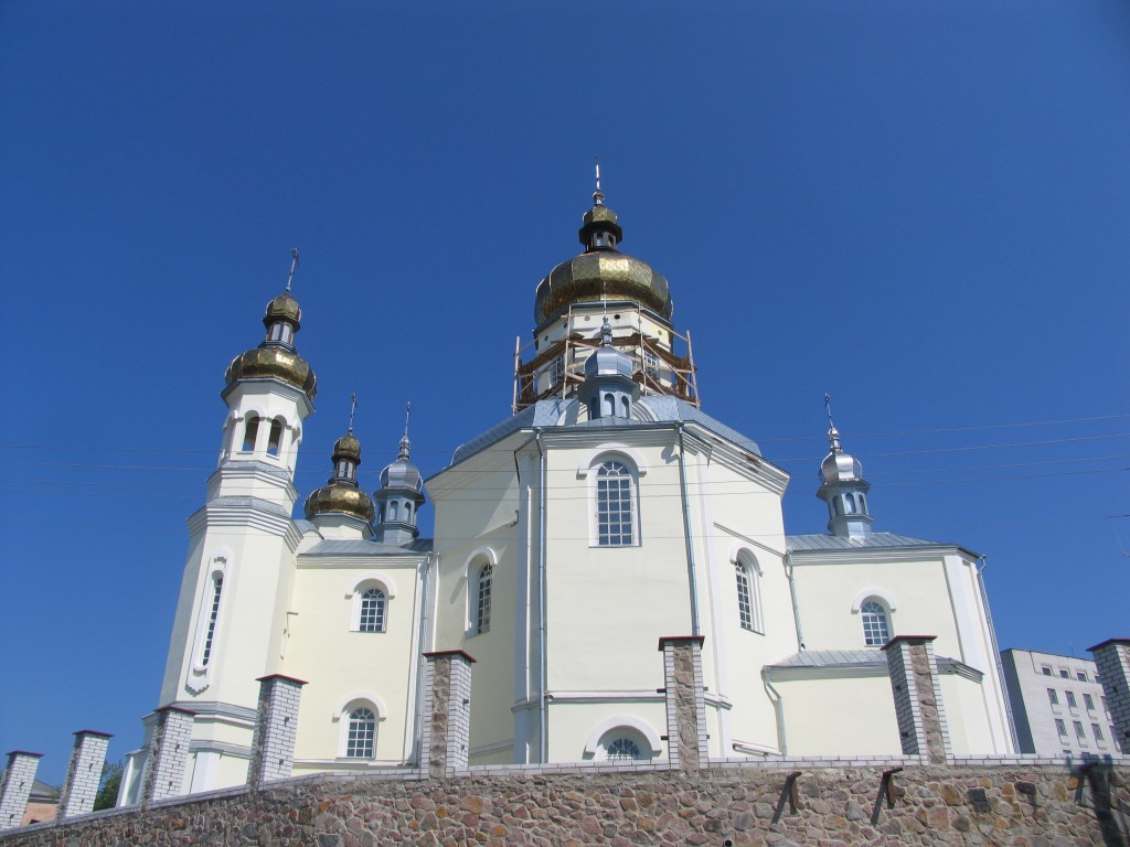 Кафедральный собор Рождества Христова, Коростень (Коростенский район, Украина, Житомирская область). фасады