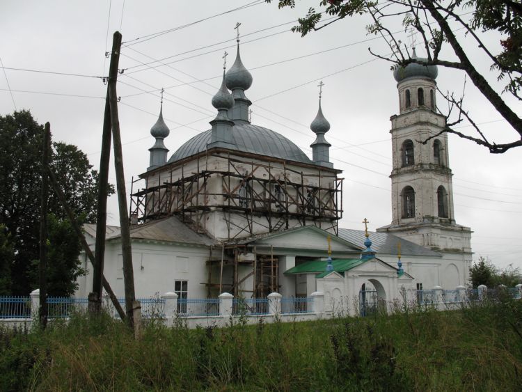 Церковь Преображения Господня в Мельничном, Шуя (Шуйский район, Ивановская область). документальные фотографии, Вид с севера. Ремонт четверика.