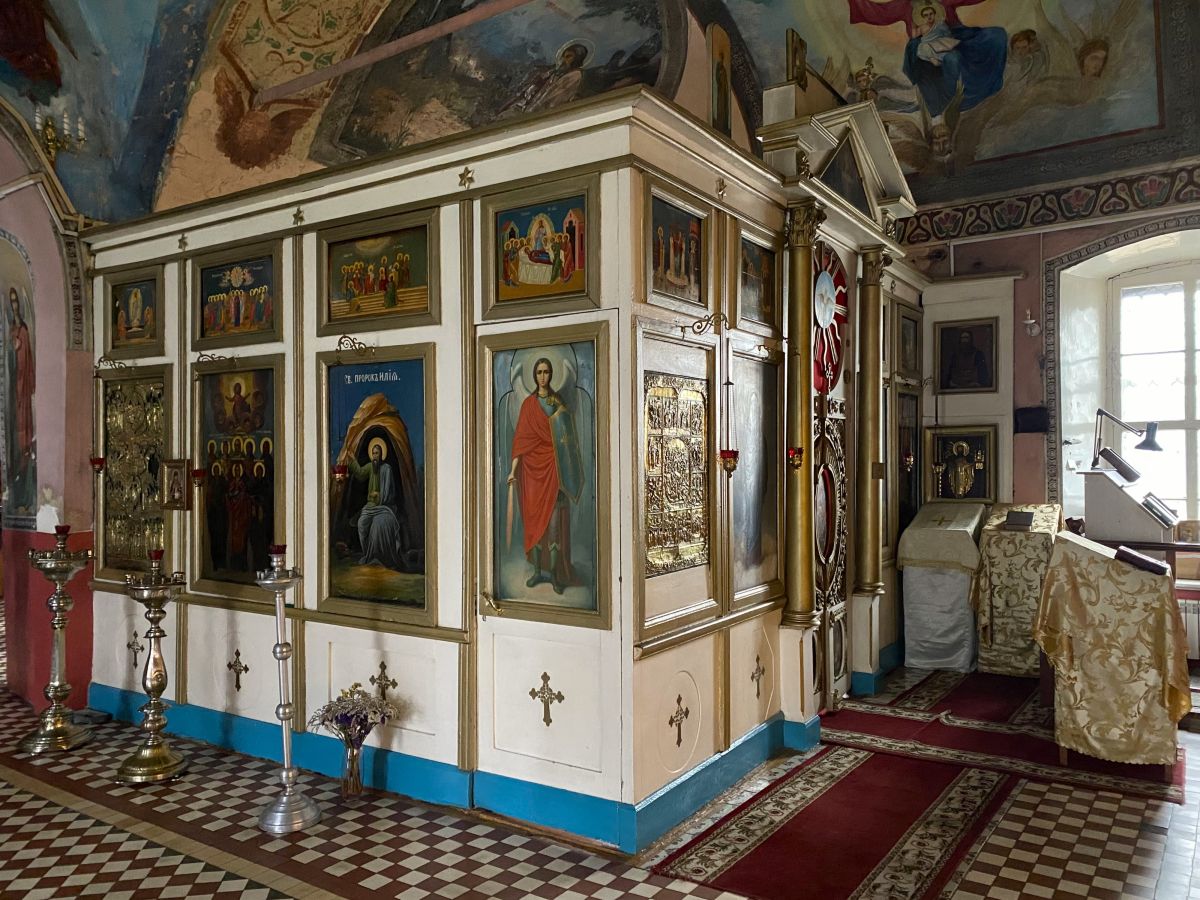 Церковь Преображения Господня в Мельничном, Шуя (Шуйский район, Ивановская область). интерьер и убранство, Придельный иконостас в южном нефе трапезной