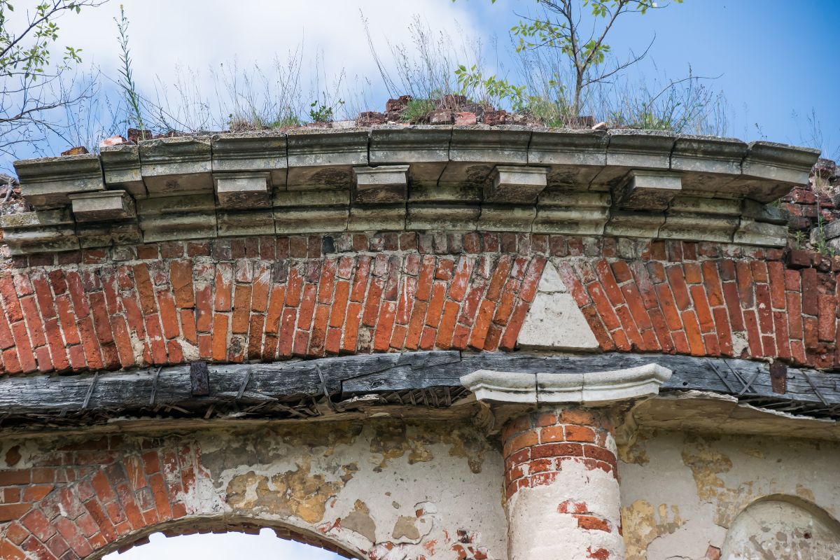 Церковь Александра Невского, Ленинский (Тула, город, Тульская область). архитектурные детали, Конструкция парапета