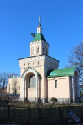 Воскресенский Новодевичий Монастырь. Часовня Сергия Радонежского и Нины равноапостольной (новая)