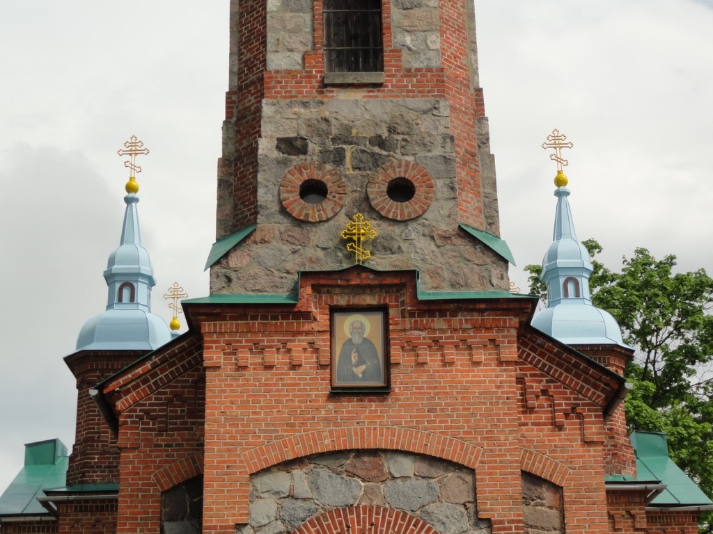 Валмиера. Церковь Сергия Радонежского. архитектурные детали